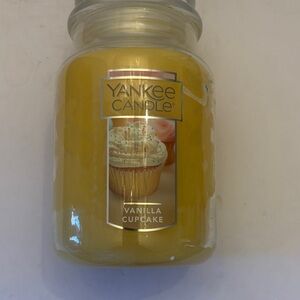 Yankee Candle Vanilla Cupcake Jar - Warm Yellow